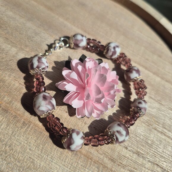 Handmade recycled ash purple bead bracelet - Picture 2 of 5